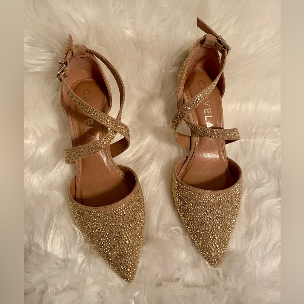 Tan/Cream and gold Closed toed heels / ankle strap